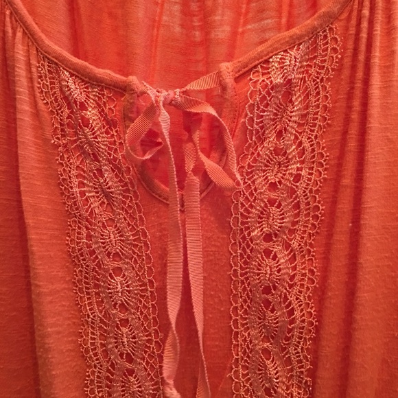 One World top - Picture 2 of 3